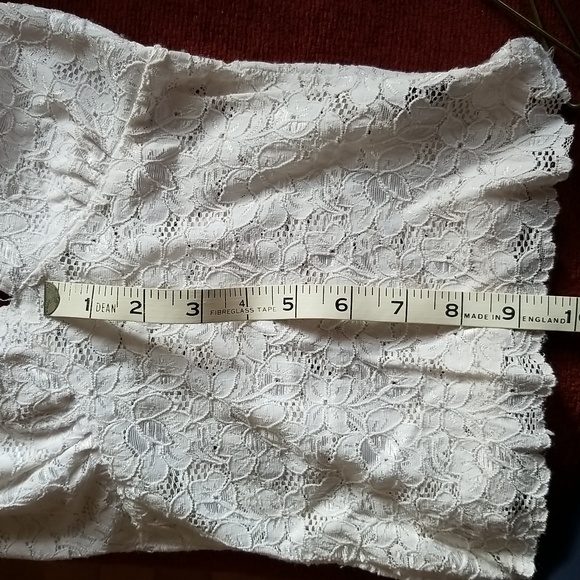 Halter style Lace top - Picture 4 of 4